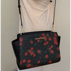 SOLD SOLD Michael Kors Medium Selma Messenger Bag